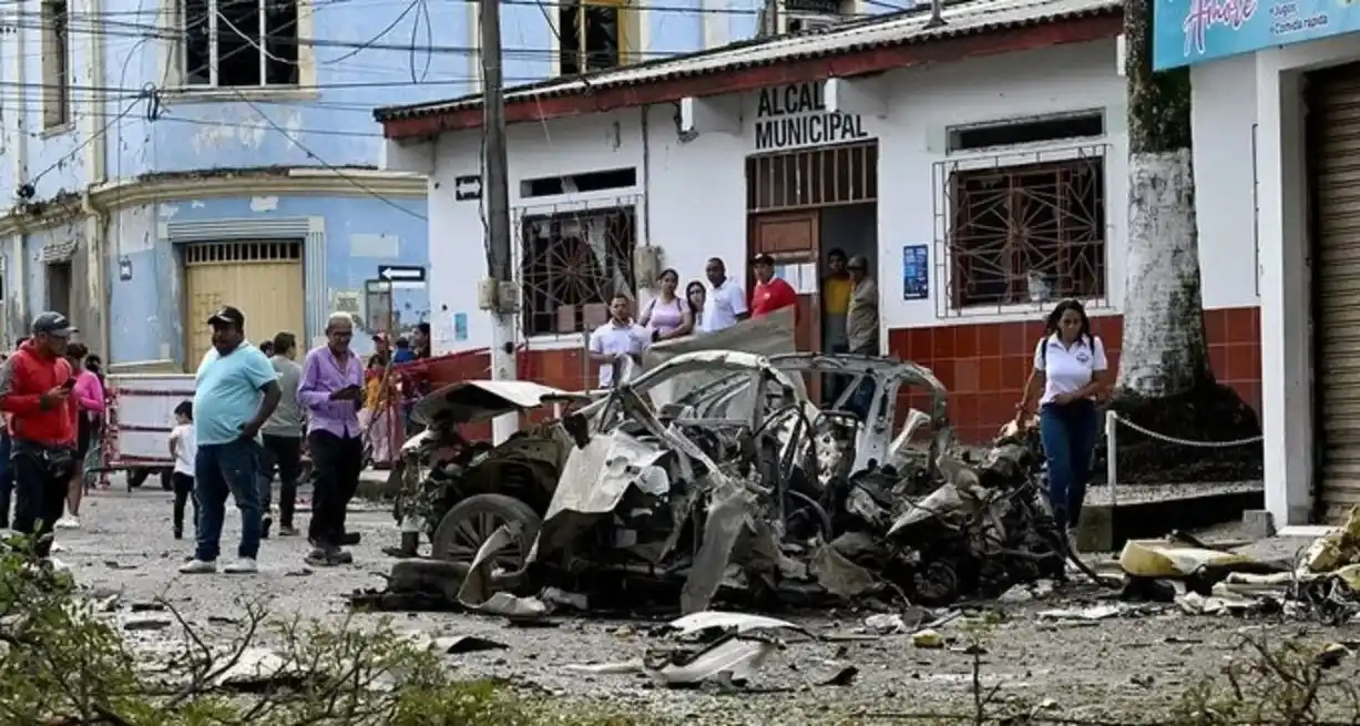 Las imágenes de los ataques de este martes en Colombia recorren las redes sociales.