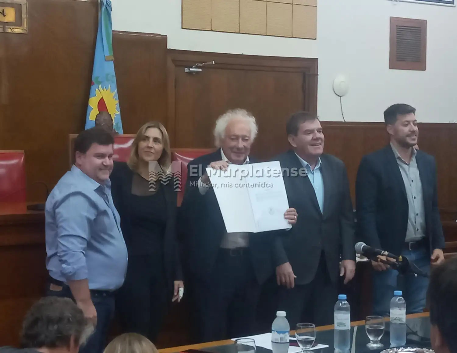 Guillermo Coppola junto a Marcelo Marcel, el intendente Guillermo Montenegro, Emiliano Recalt y Marina Sánchez Herrero.