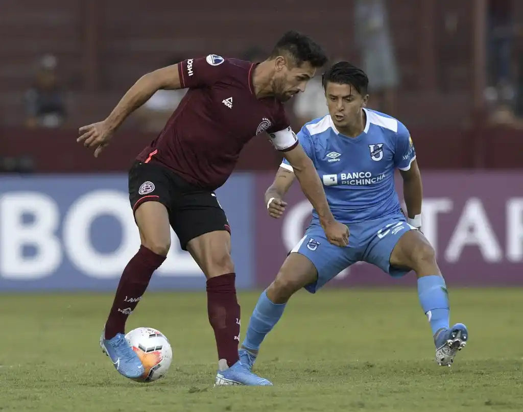 Lanús fue contundente ante la Católica ecuatoriana