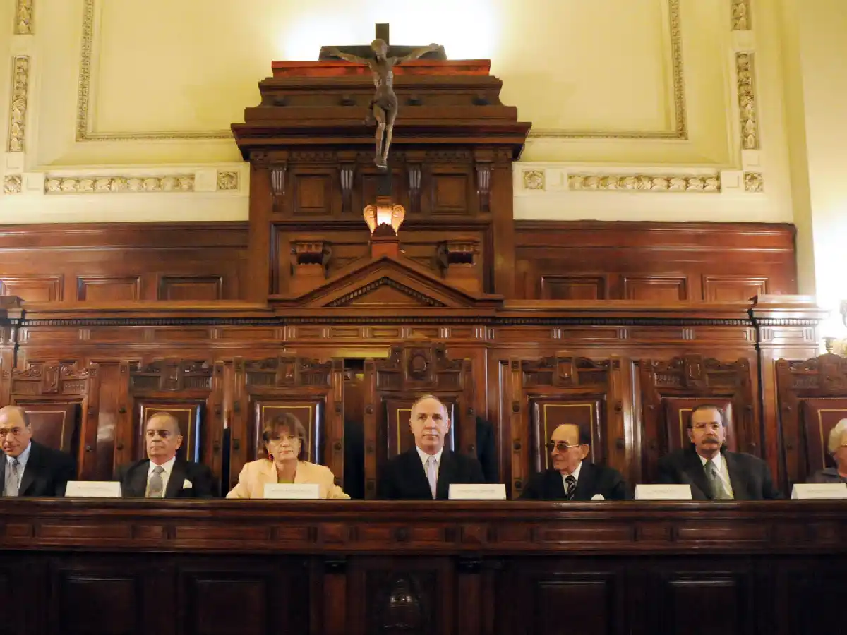 La Corte pide autorizar suba salarial del 20% a judiciales