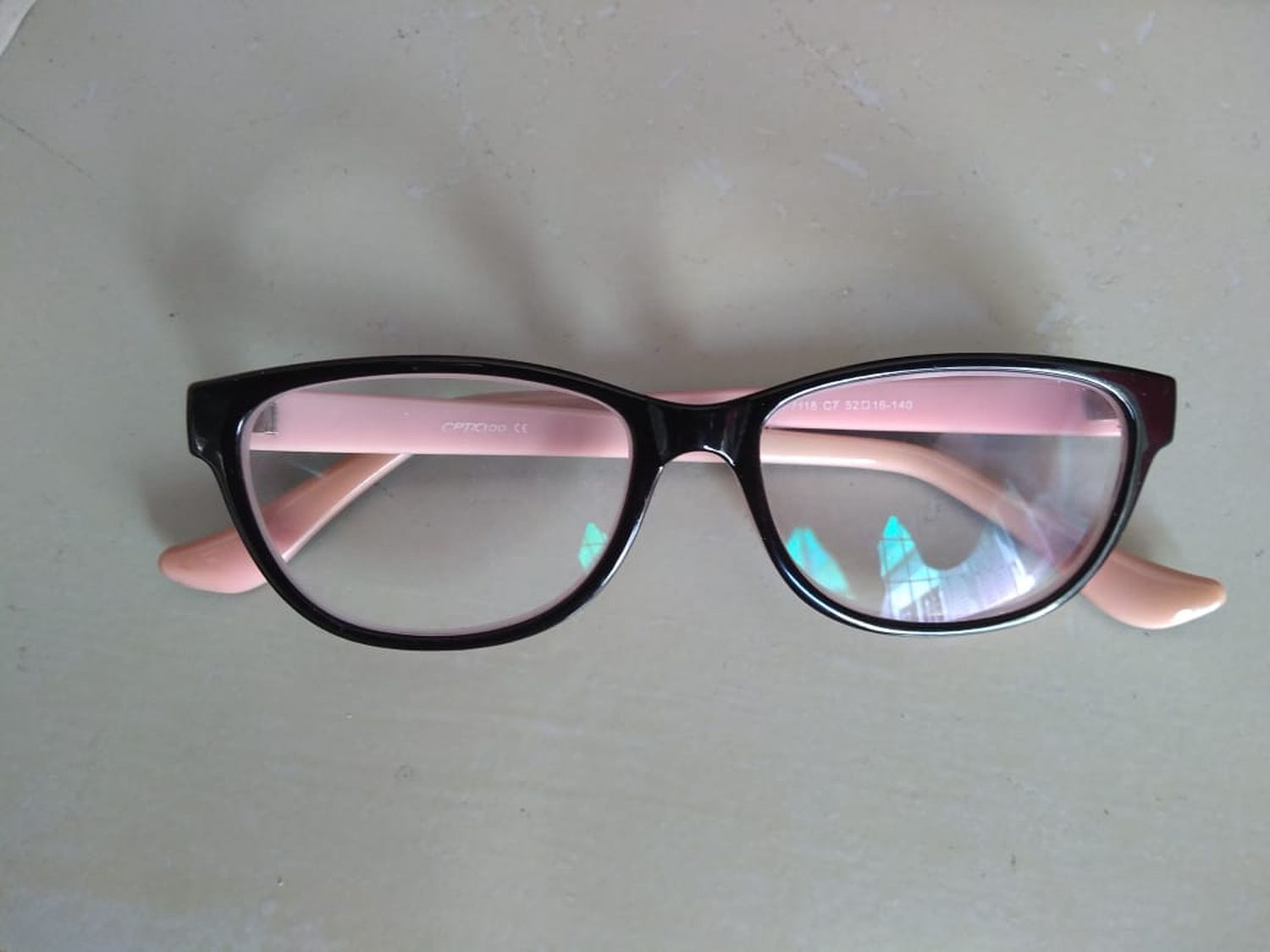 Encontraron unos anteojos