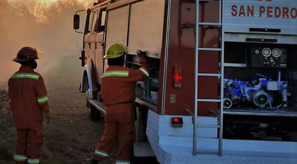 Ardió un quincho en ruta 191