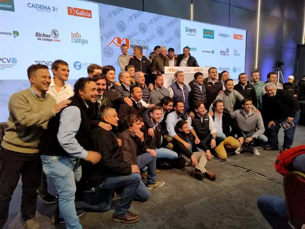 Mondino hizo “cumbre” en la Expo Angus de Otoño