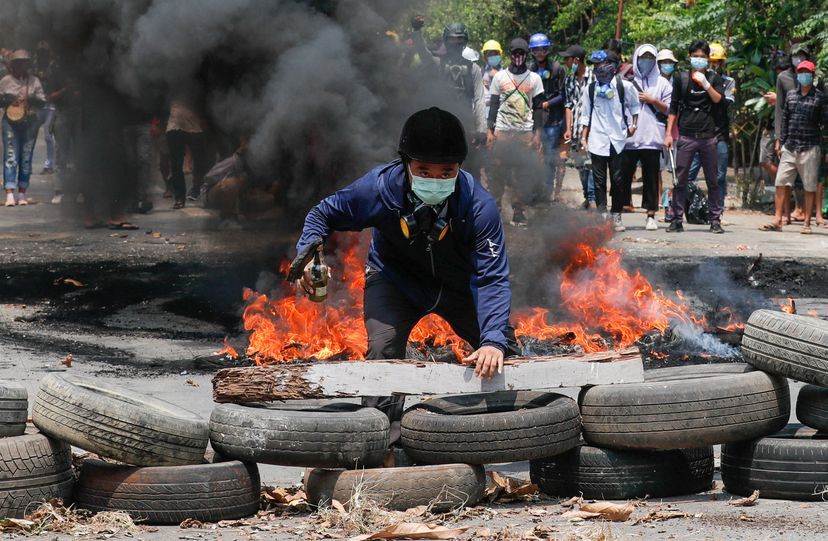 Más de 90 muertos en las protestas de Myanmar
