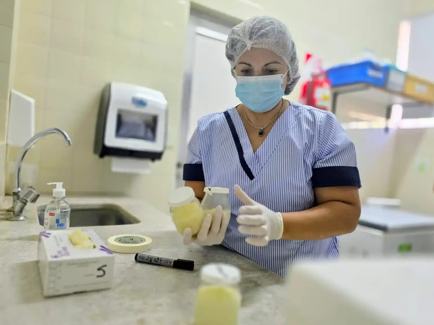 El servicio de Neonatología del Hospital, pionero en la donación solidaria de leche materna.