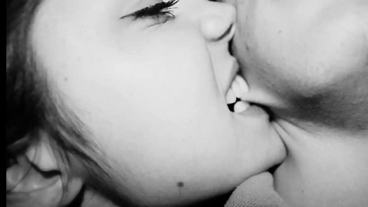 ¿MORDISCOS DE AMOR? Si eres de los que te gusta morder a tu pareja esto te interesa