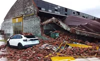 Una fuerte tormenta con intensos vientos produjo graves destrozos en 9 de Julio
