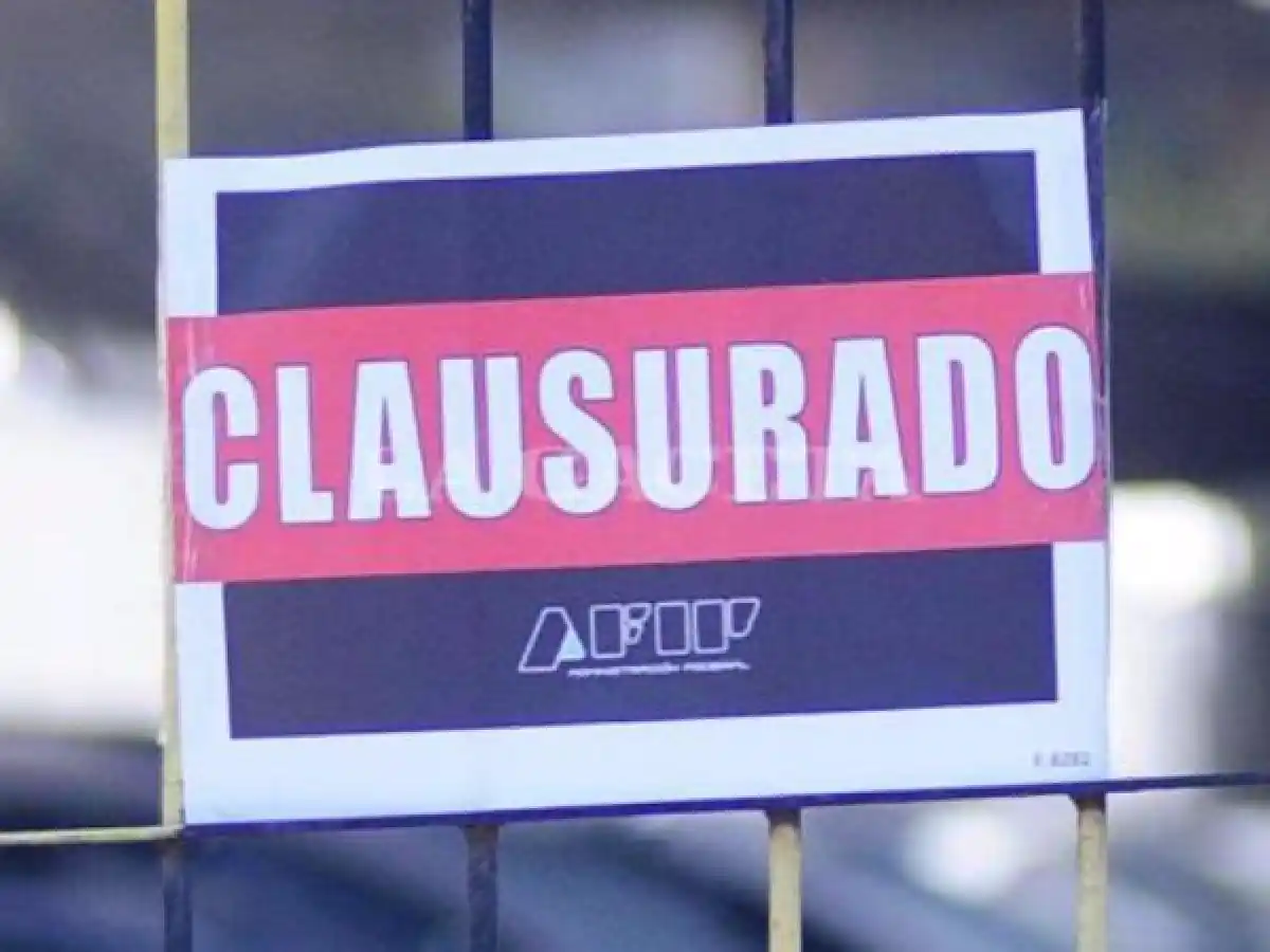 La Afip clausuró por no dar facturas un estacionamiento a metros de la Casa de Gobierno de Córdoba