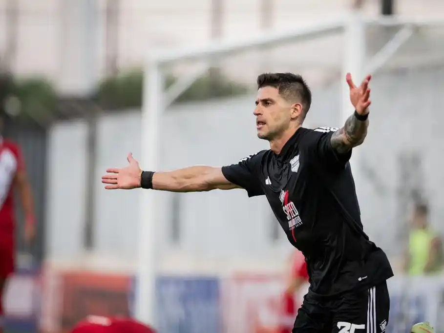 Riestra venció con lo justo a Deportivo Maipú