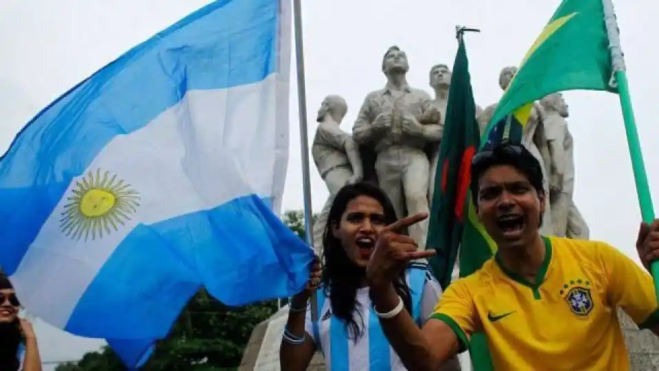 Una fuerte pelea entre hinchas de Argentina y Brasil en Bangladesh dejó siete heridos