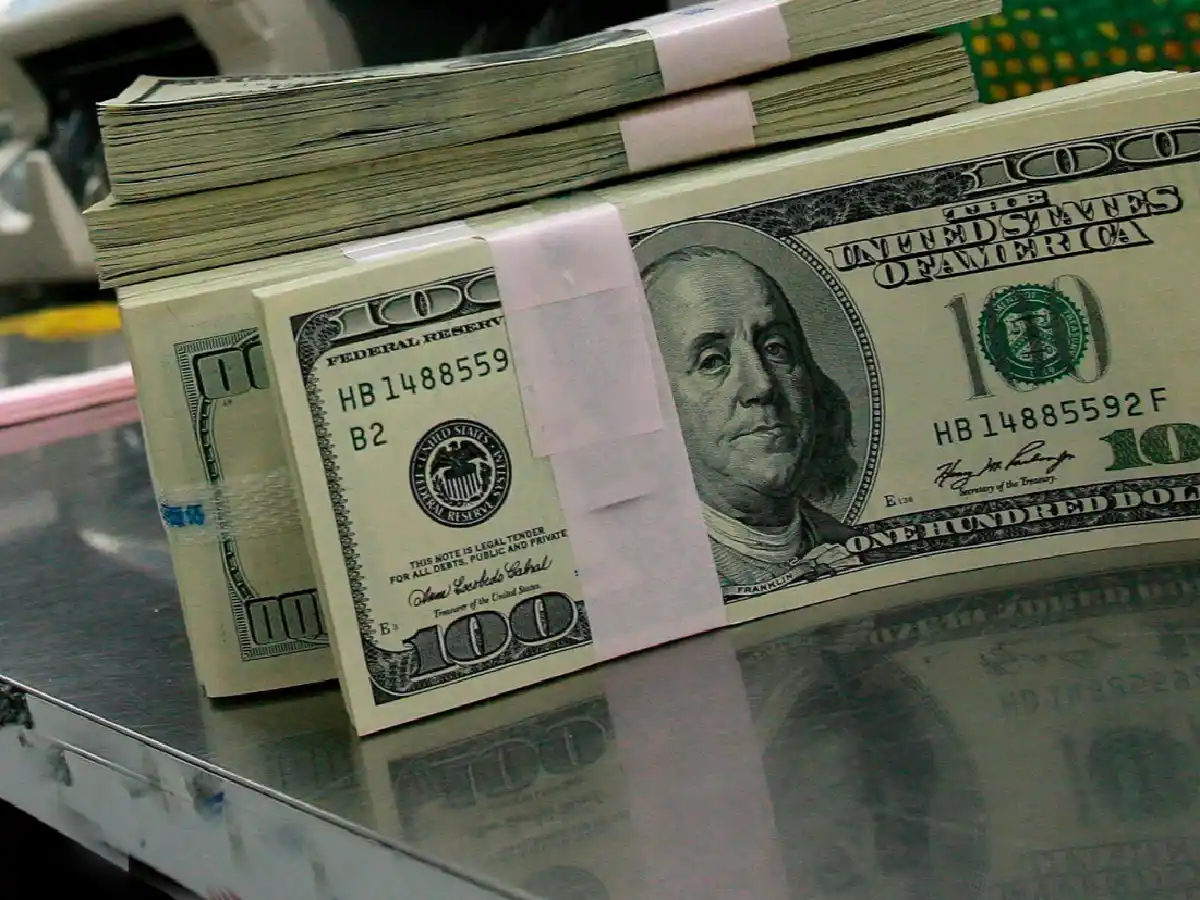 El dólar subió 50 centavos y cerró a $44,40 