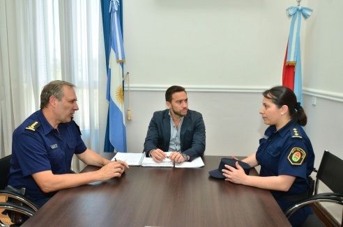 Restringirán el uso de armas a policías denunciados por violencia de género 