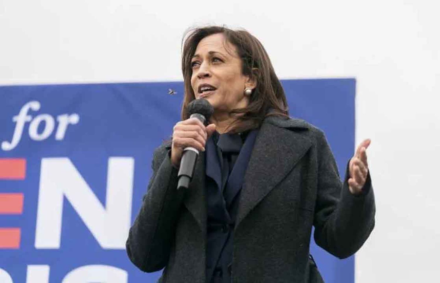 Kamala Harris llamó a Donald Trump y le reconoció el triunfo