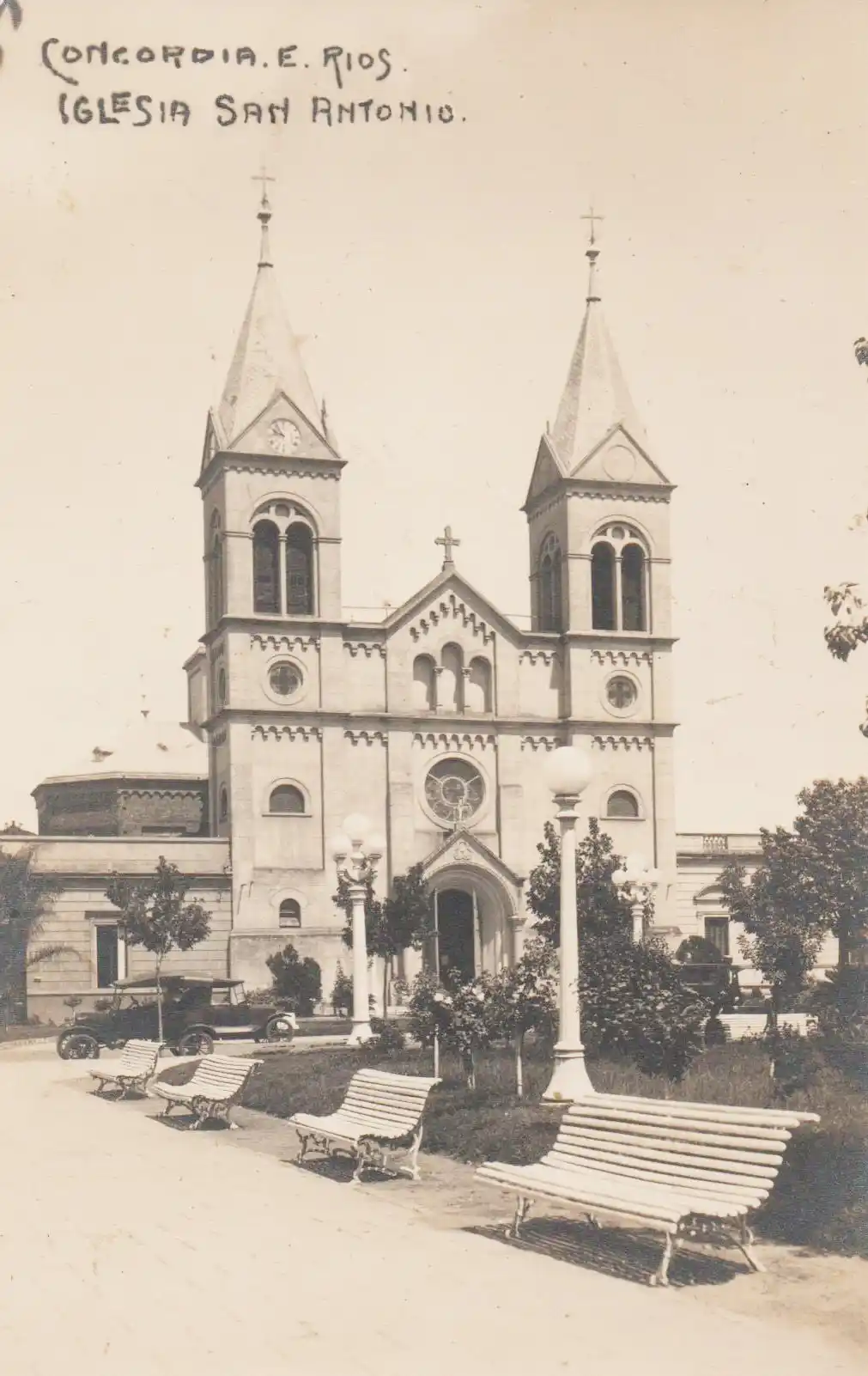 Apuntes del Presbítero Don Rosendo Leal de su actuación en la Parroquia de Concordia