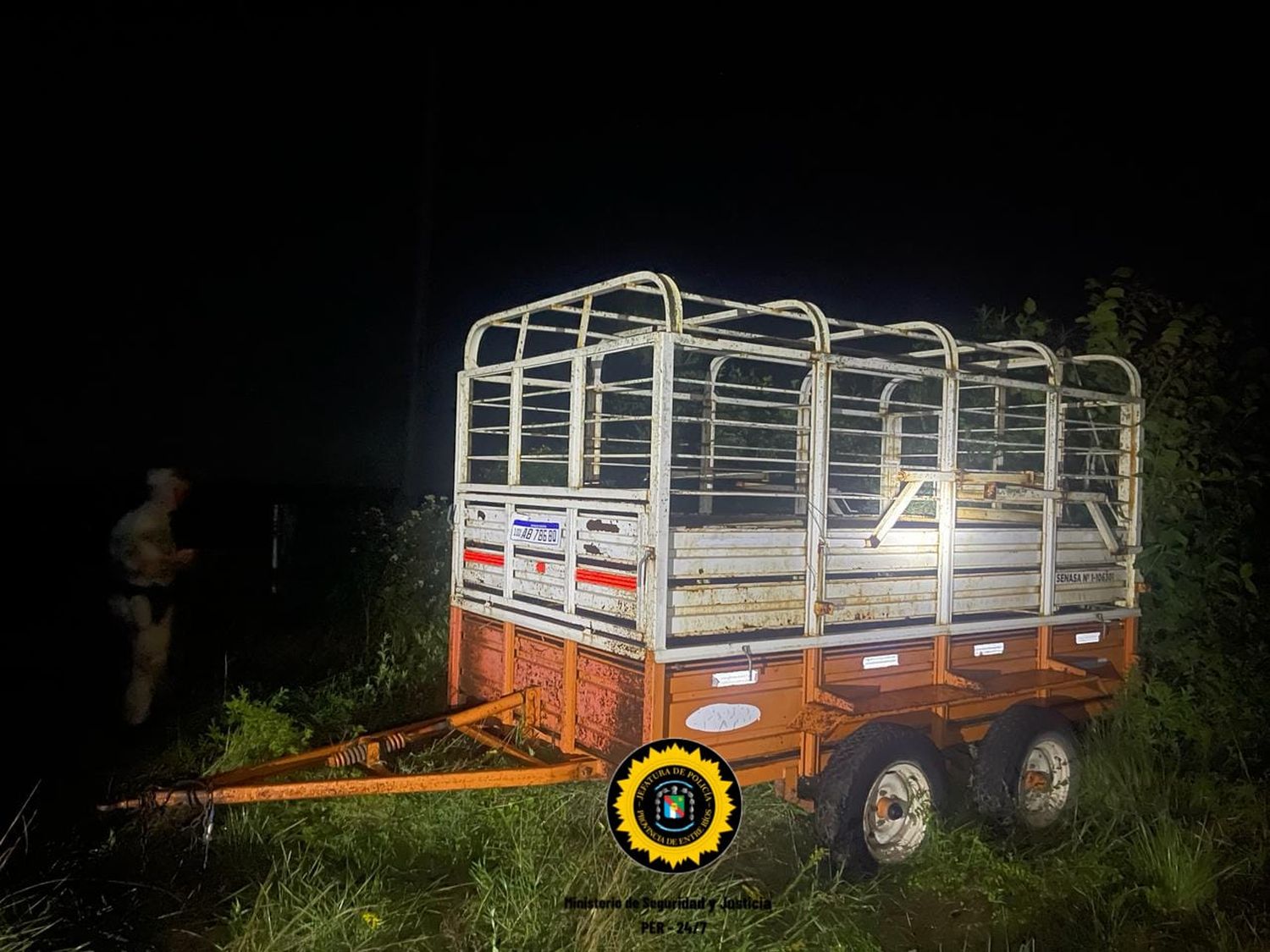 La policía rural recuperó un tráiler robado días atrás en la zona de Pehuajó Sud