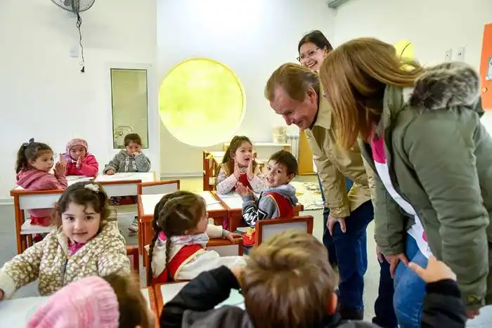 Bordet inauguró obras educativas y volvió a plantear alternativas sobre el gasoil