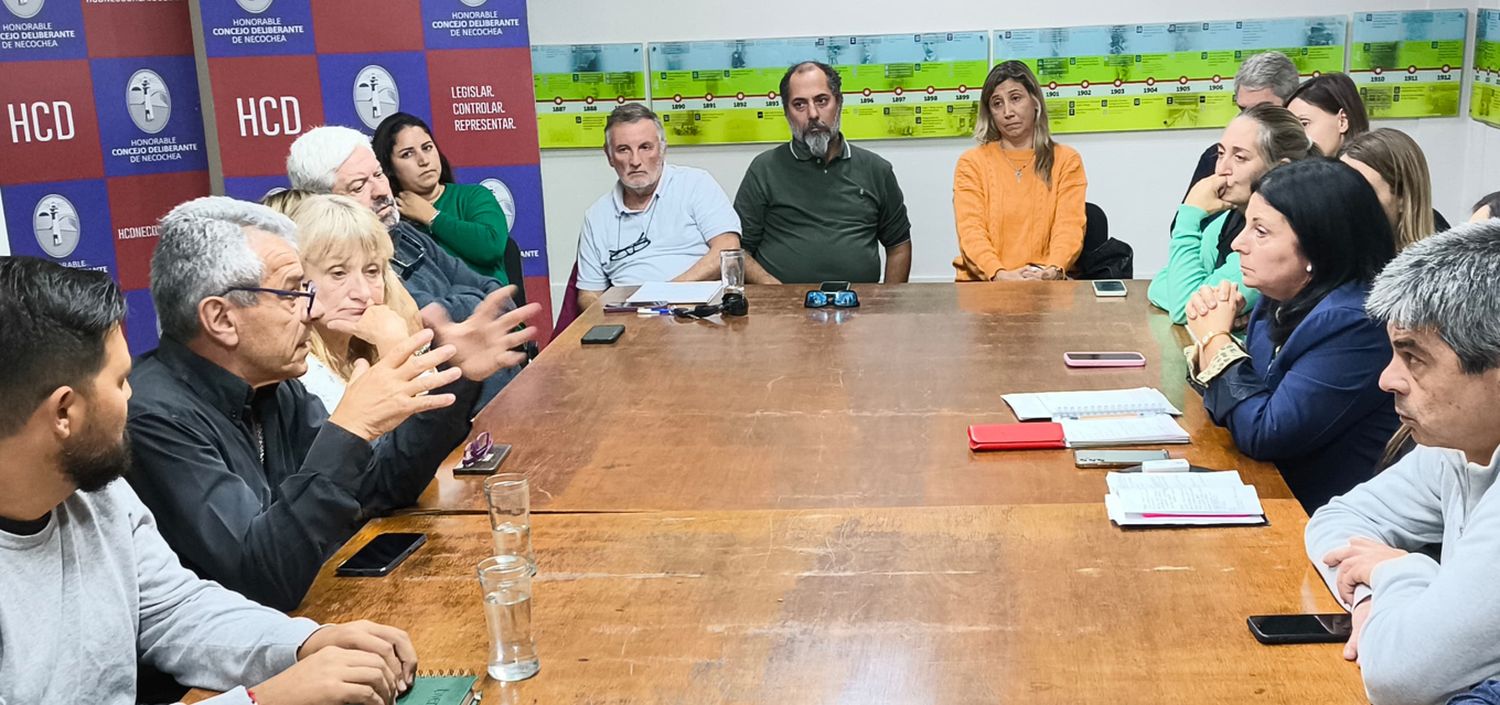 Pasaje. De la reunión en la sede del Concejo Deliberante.