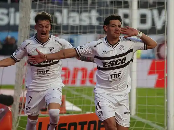 Platense venció a San Lorenzo en el Nuevo Gasómetro y jugará la final del Apertura ante Huracán
