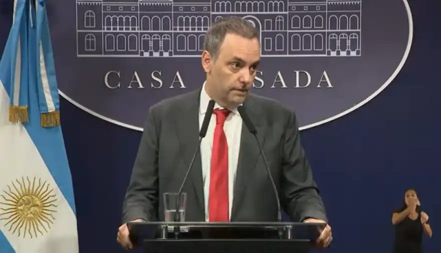 Paro docente: Adorni aseguró que "no está prevista ninguna convocatoria de paritaria"
