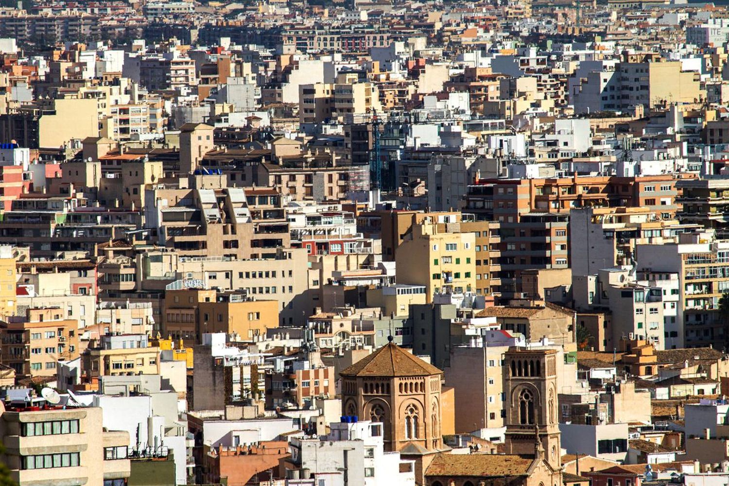 España dará un bono de 250 euros al mes para que jóvenes puedan alquilar una vivienda