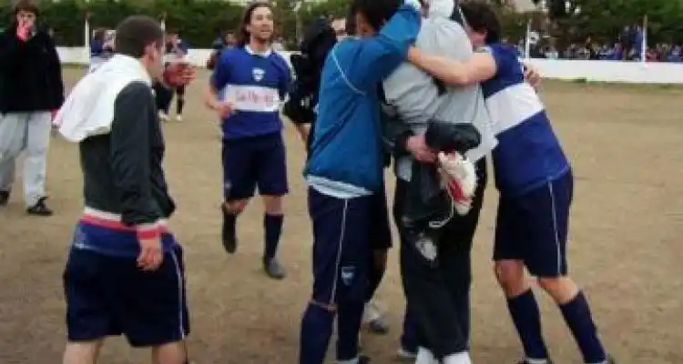 Sportivo volvió a ganar y se quedó con el Apertura