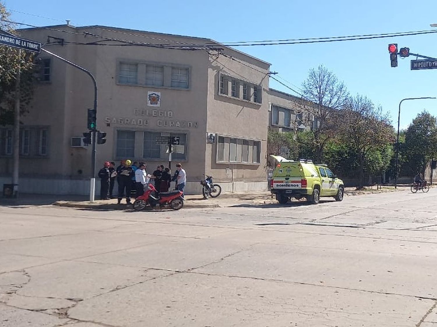 Choque entre motos.