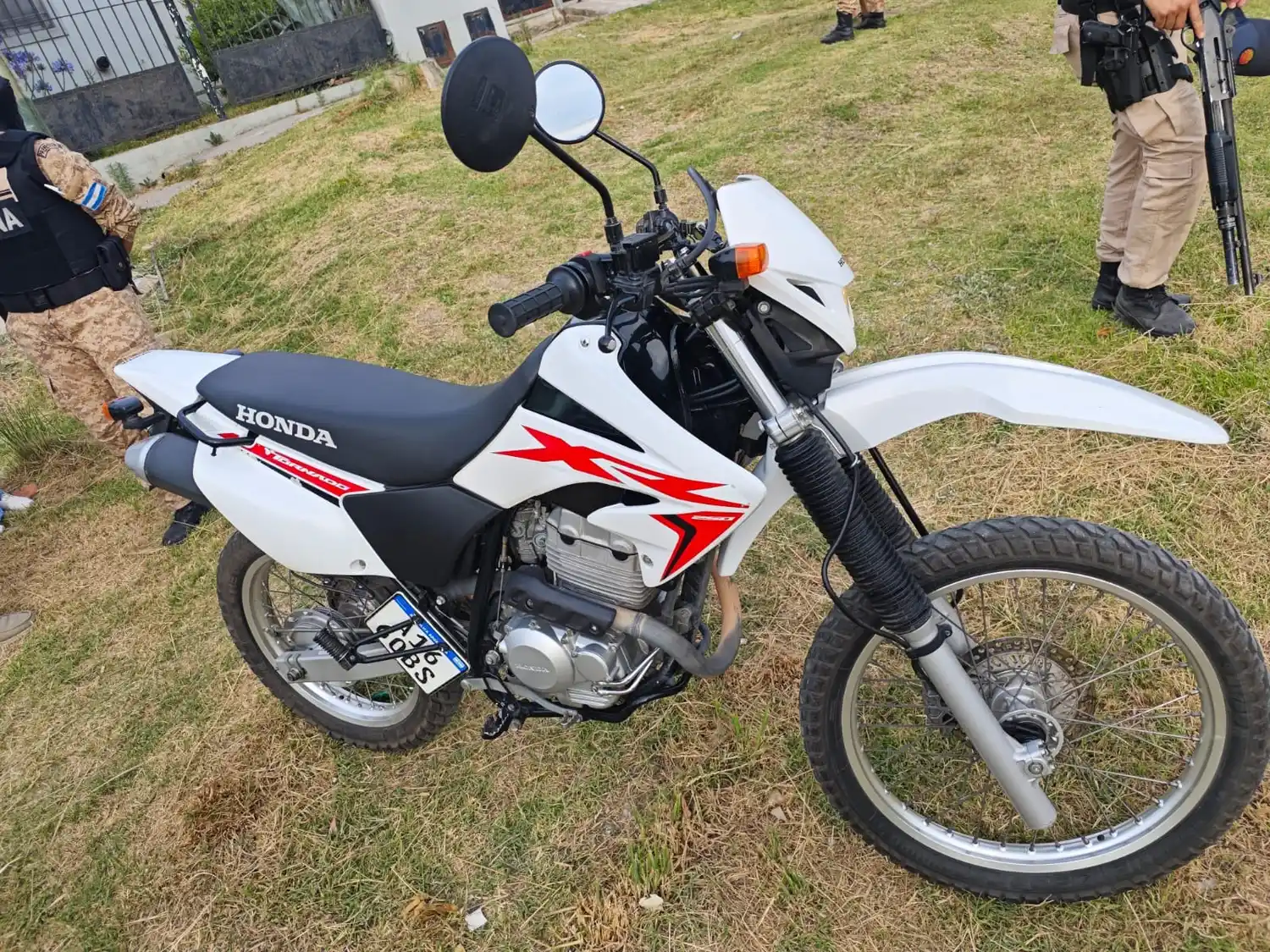 Quiso robar una moto y fue reducido por vecinos