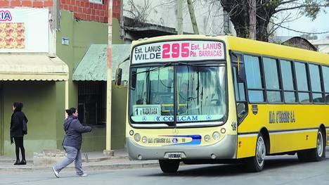 Lanús: Paro en la línea 295 tras asalto a colectivo con ametralladoras
