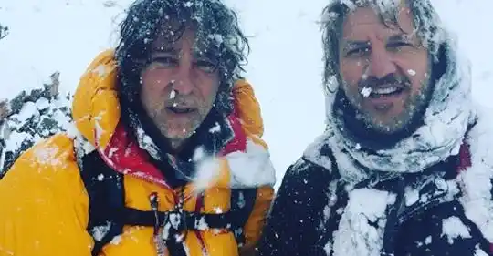 Facundo Arana y Javier Calamaro llevan tres días varados en el cerro Aconcagua