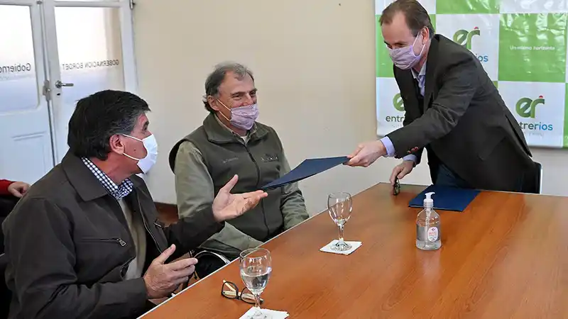 Bordet dispuso beneficios en la tarifa eléctrica para arandaneros y arroceros