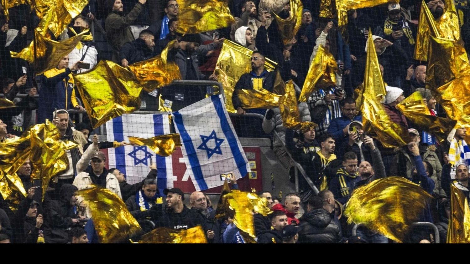 Los hinchas fueron atacados en Ámsterdam.