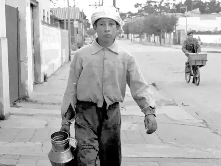 Otros tiempos. Algunos productos básicos, como la leche y el pan eran llevados a domicilio