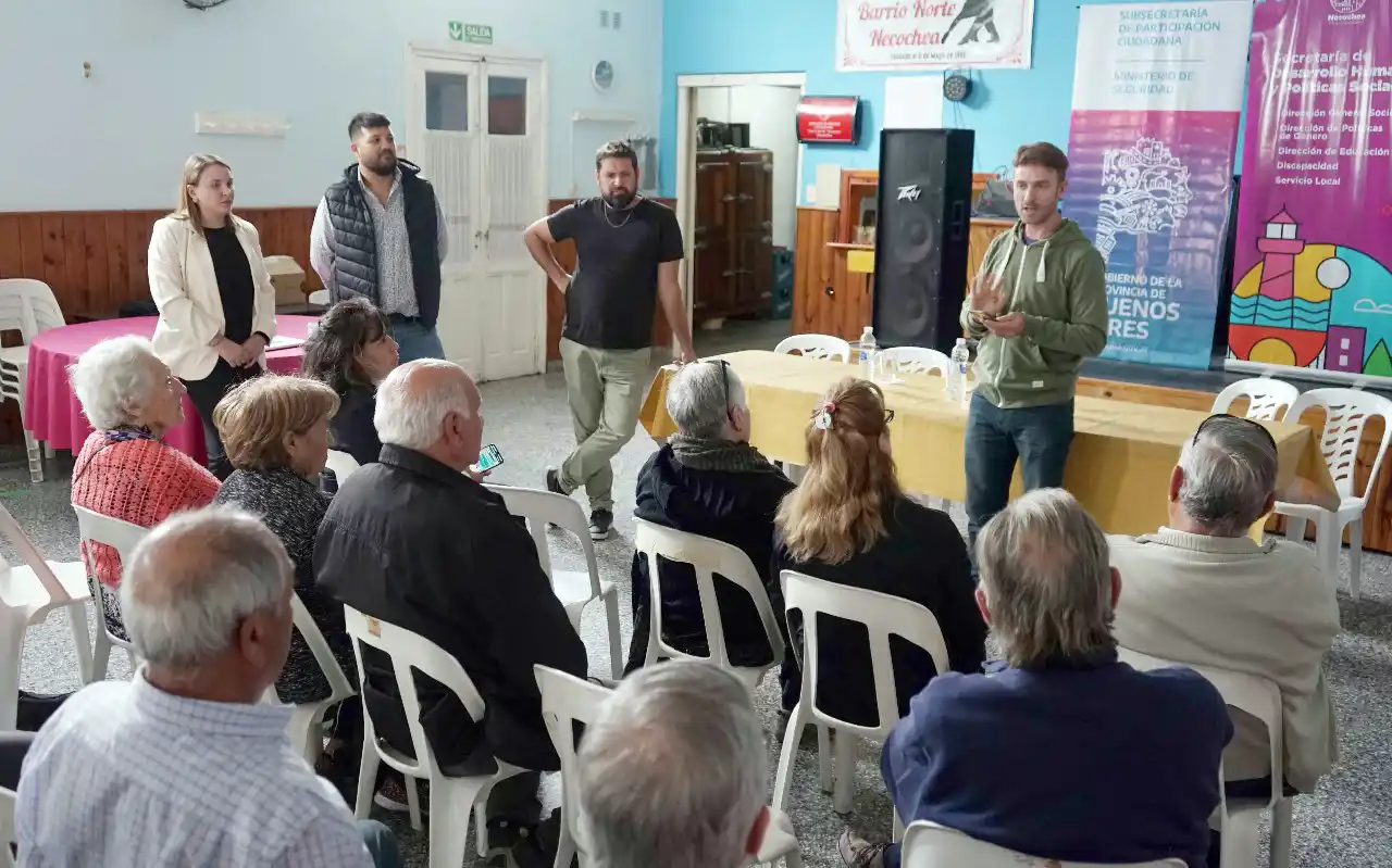 Charla para jubilados. Dictaron funcionarios provinciales