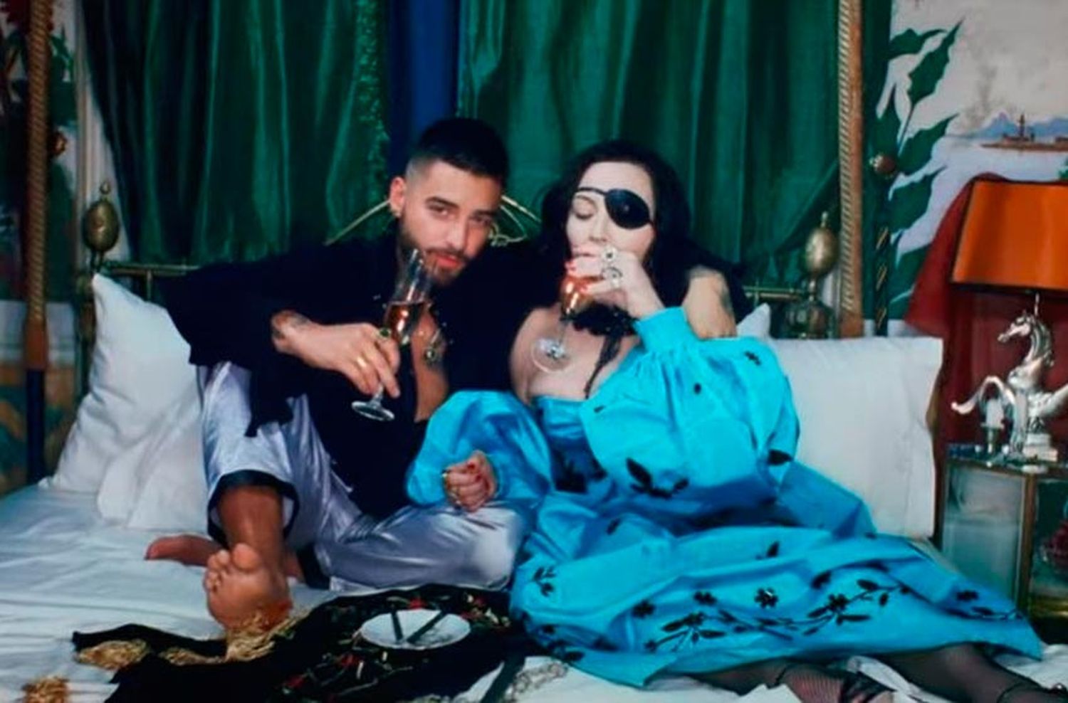 Entre besos y fetiches, Madonna y Maluma presentaron «Medellín»