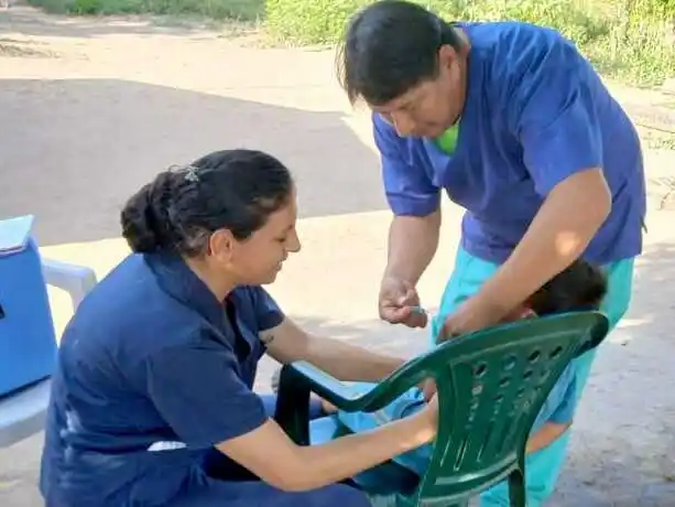 Refuerzan inmunización de los grupos más vulnerables