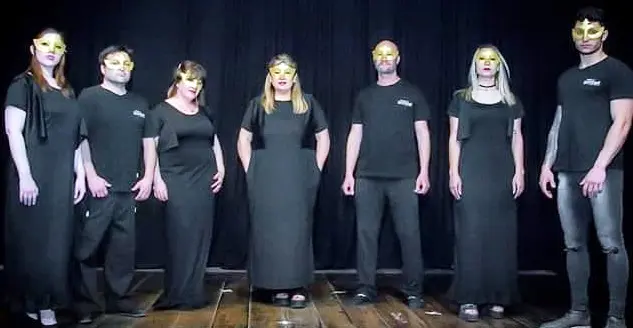 Elenco teatral. Preparado para vivir una experiencia a ciegas