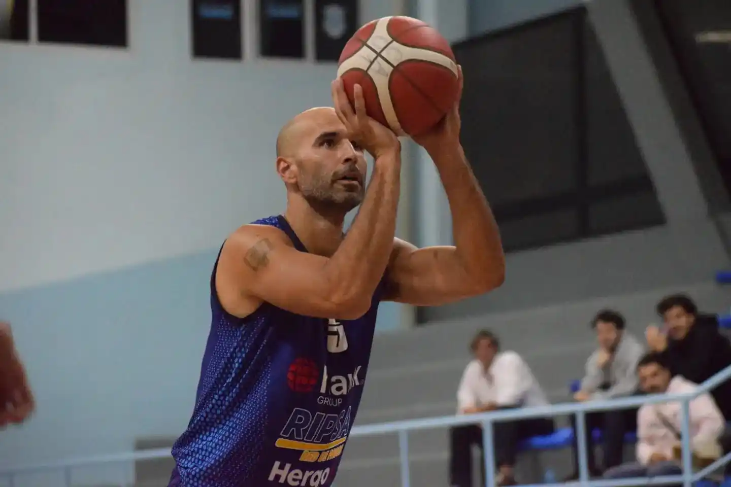 Unión dejó el invicto en La Plata