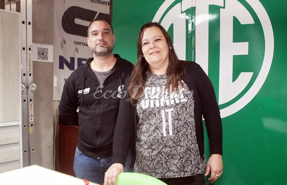 Dirigentes gremiales. Nahuel Hormaechea y Claudia Van der Vluet de ATE