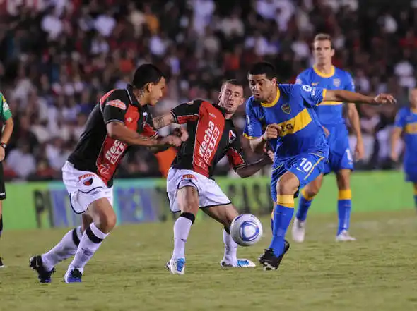 Colón y Boca enfrentarán una prueba de carácter
