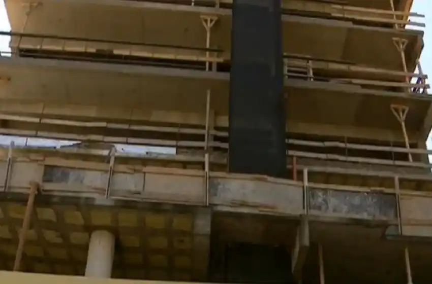 Un obrero se cayó de un edificio en construcción de zona centro