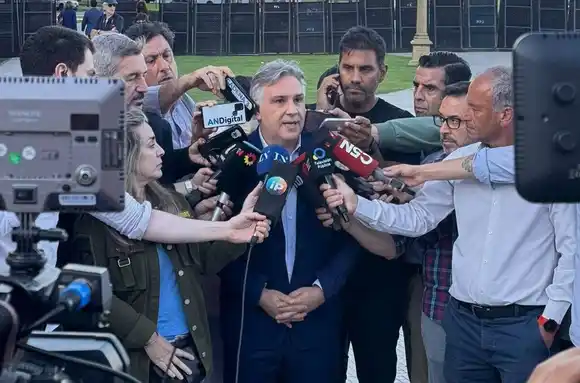 Llaryora destacó la reunión con Santilli pero pidió más “modificaciones” al Presupuesto