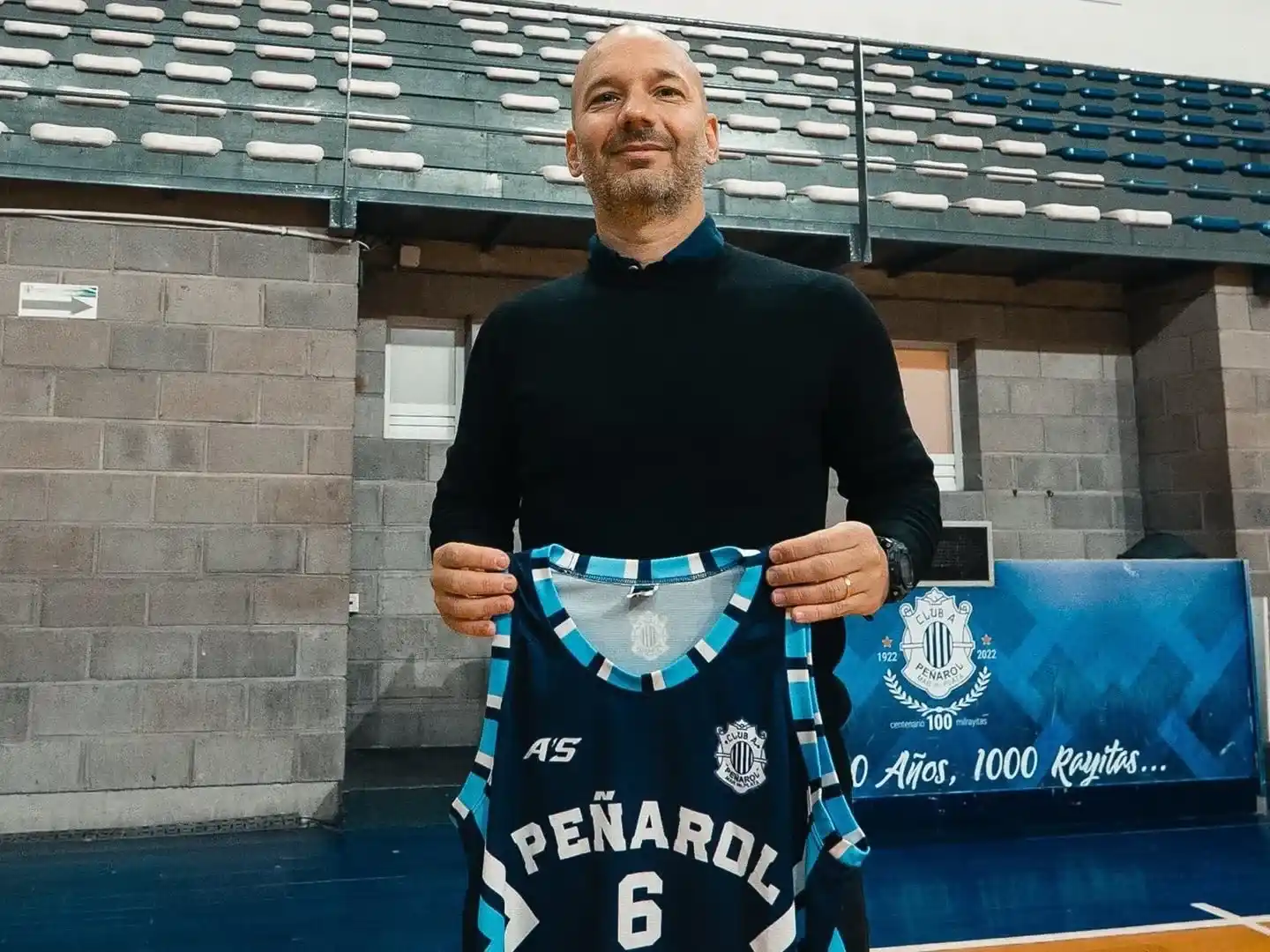 A días de su salida de Peñarol, el futuro de Costa tiene aroma santiagueño.