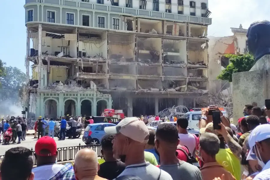 Cuatro muertos y 13 desaparecidos por explosión en hotel cinco estrellas en el centro de La Habana