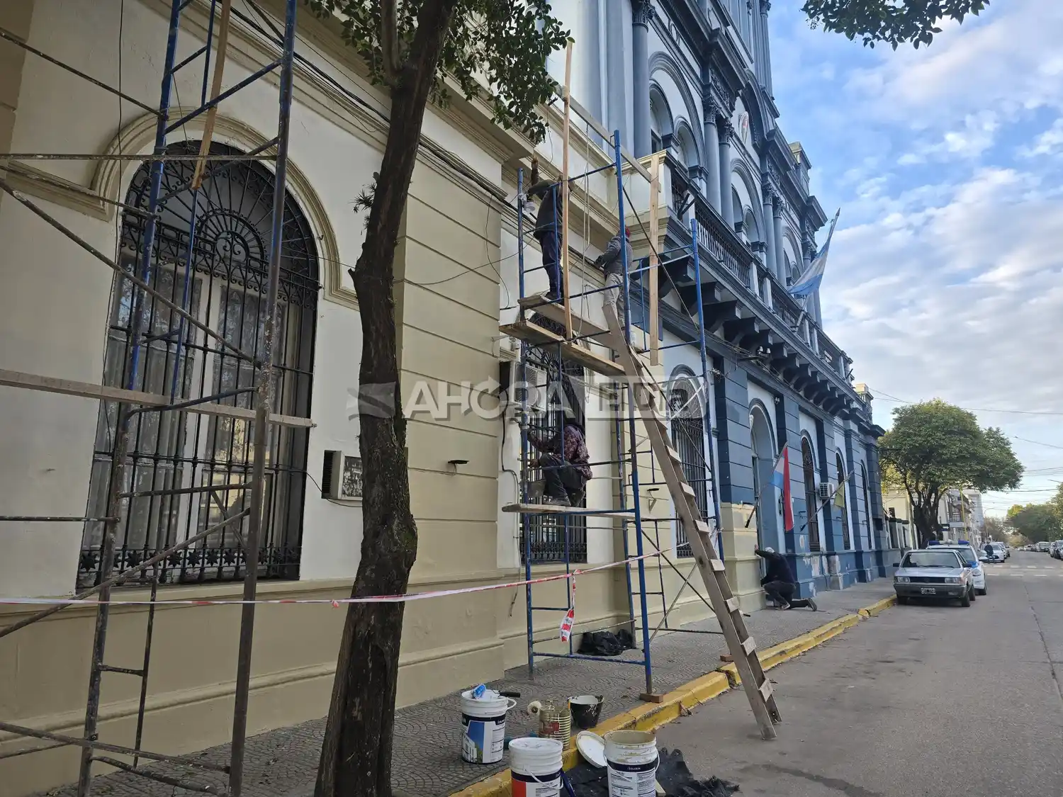 Cambian el color histórico de la fachada de la Jefatura Departamental