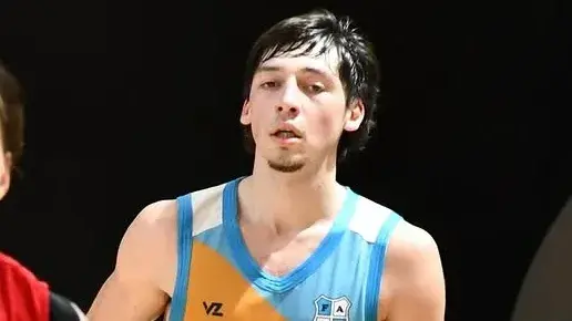 Franco Cattini, entre los mejores del Mundial U21 de basquet para sordos