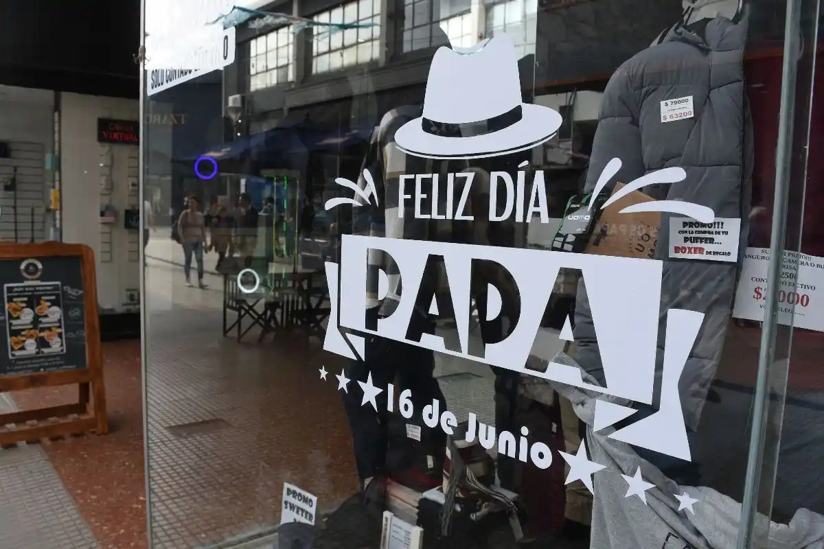 El rubro que registró la mayor caída fue cosmética y perfumería (-37,4%).