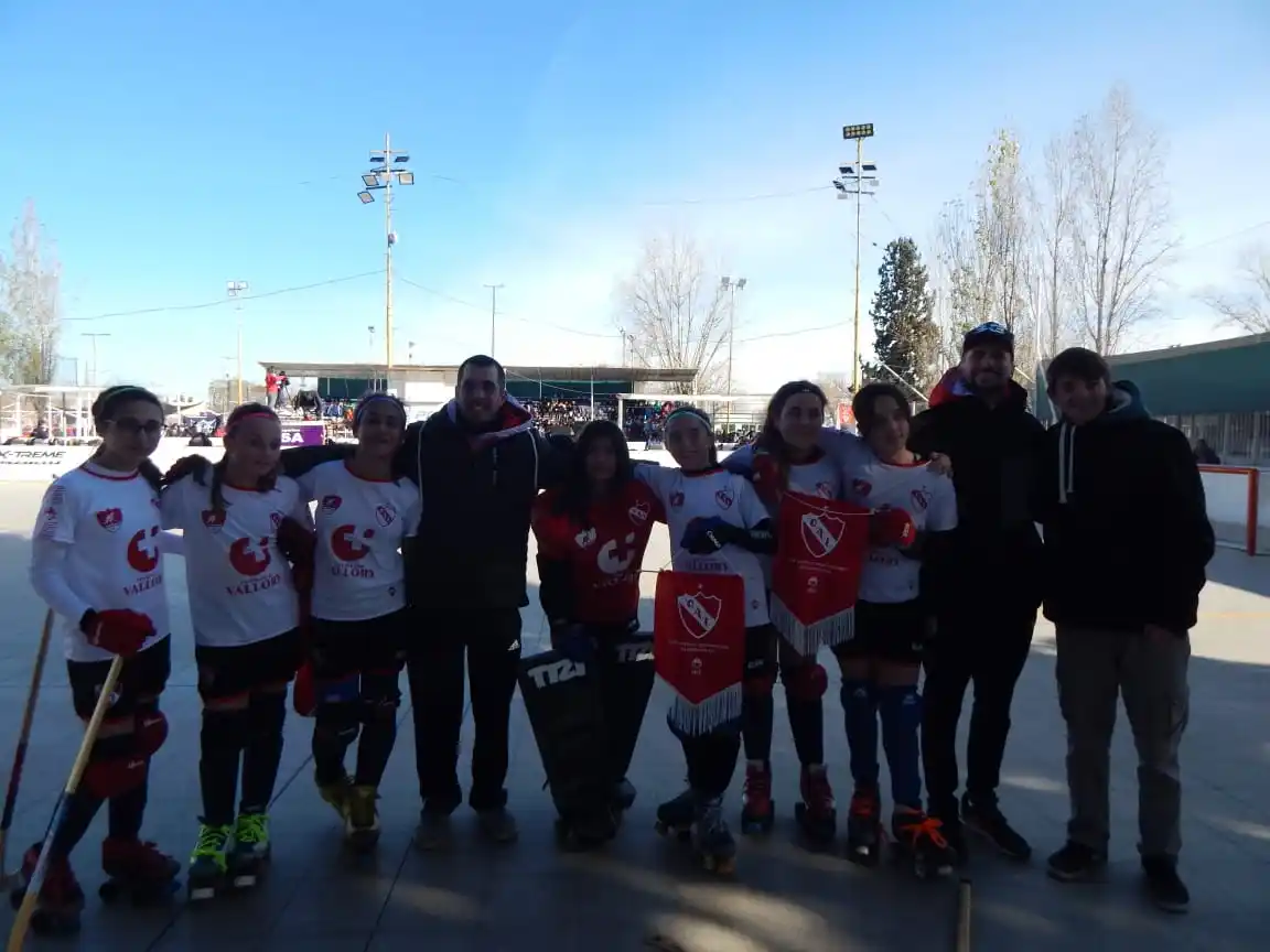 Las chicas de Independiente fueron terceras en Copa de Plata