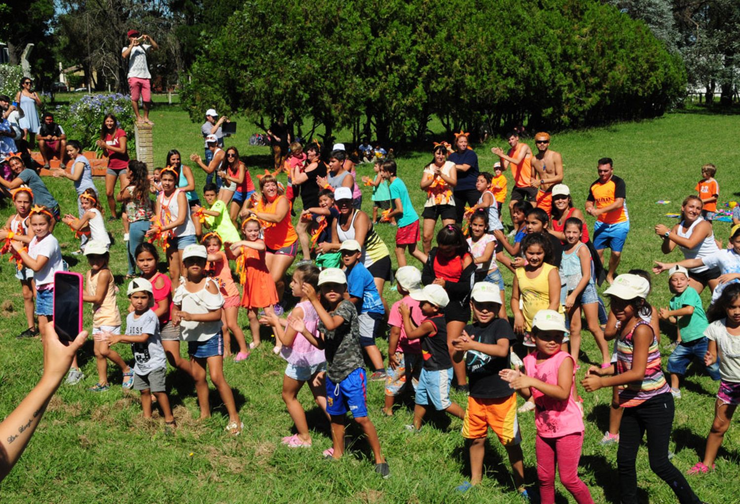 Cientos de niños llenaron de alegría y color el cierre de las Escuelas Abiertas en Verano