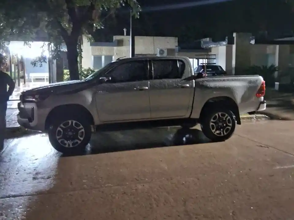 Otra vez detuvieron a dos camionetas viajando por la Ruta 34 en situación sospechosa: tenían todo trucho