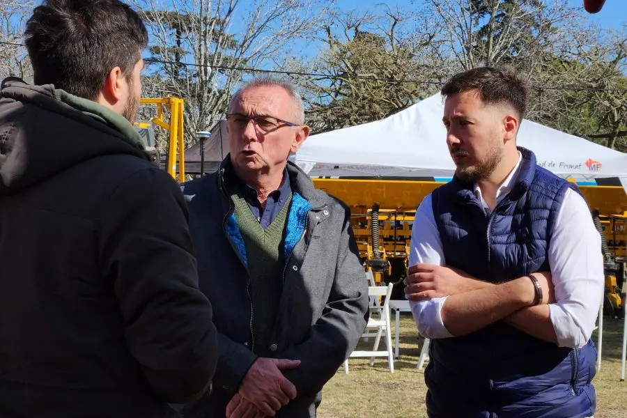 Costamagna participó de la apertura de Firmat Agro